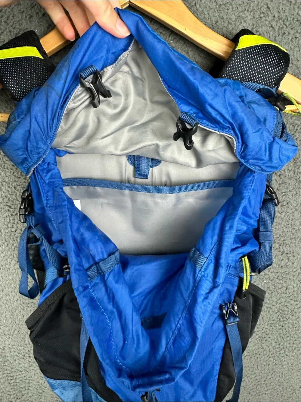 Marmot Ultra Kompressor Blue Black Ripstop Hiking Daypack Backpack 24960 - Picture 5 of 7